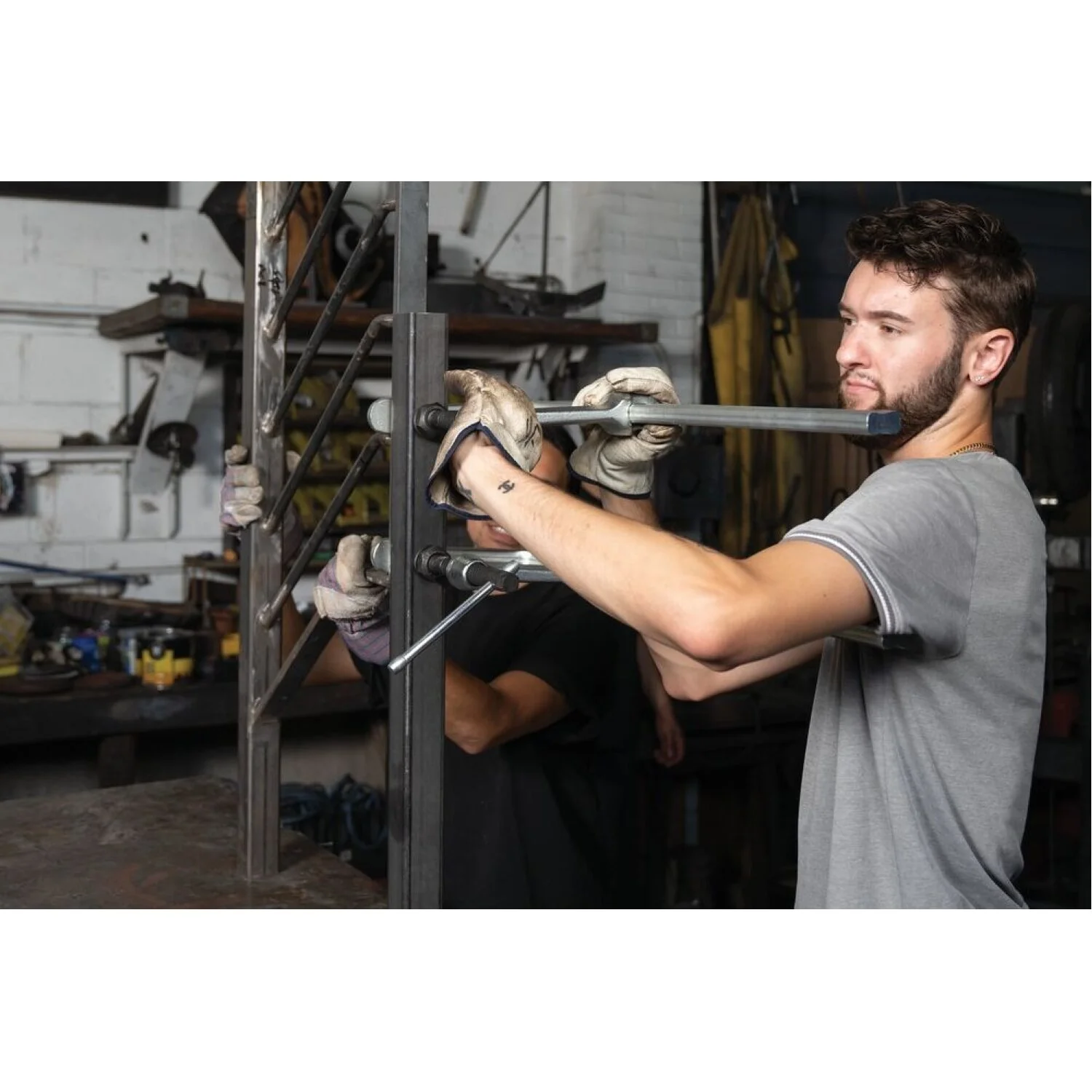 Bessey 7200S-12 Clamp, welding, F-style, heavy duty Morpad, 12 In. x 8 In., 7770 lbs - Image 4