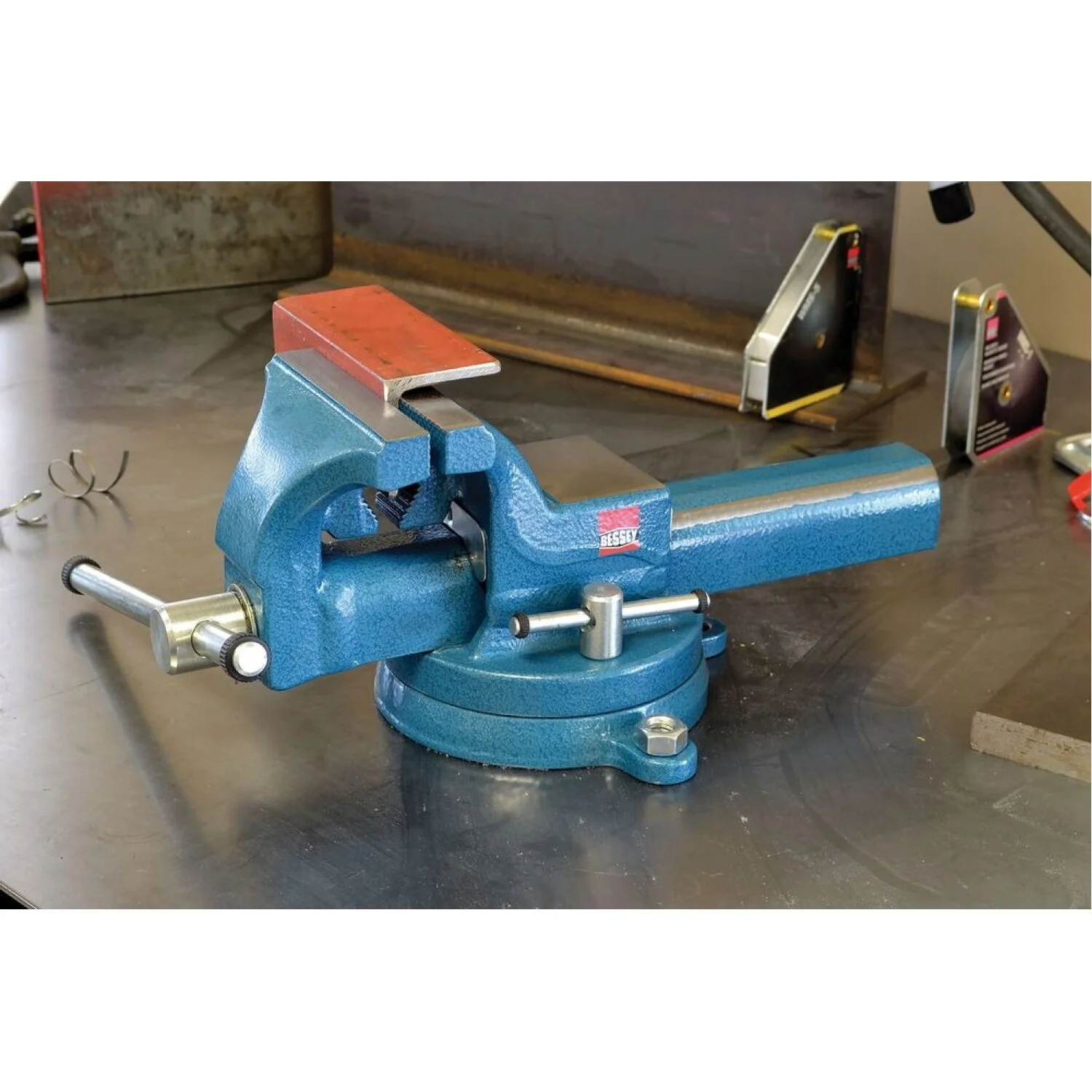 Bessey BV-DF5SB Vise, 5 In., drop forged, pipe jaws, swivel base and anvil included - Image 5