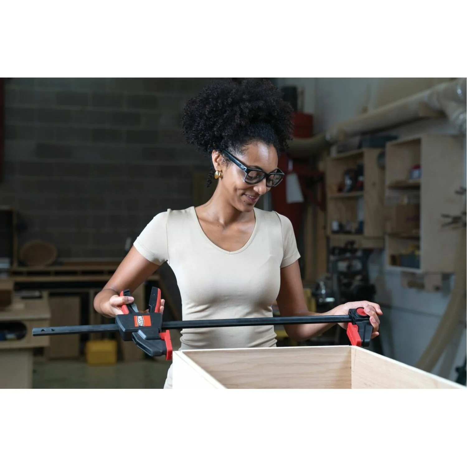 Bessey EHKL24 Large trigger clamp, 300 lb, 24" x 3-1/8" - Image 19