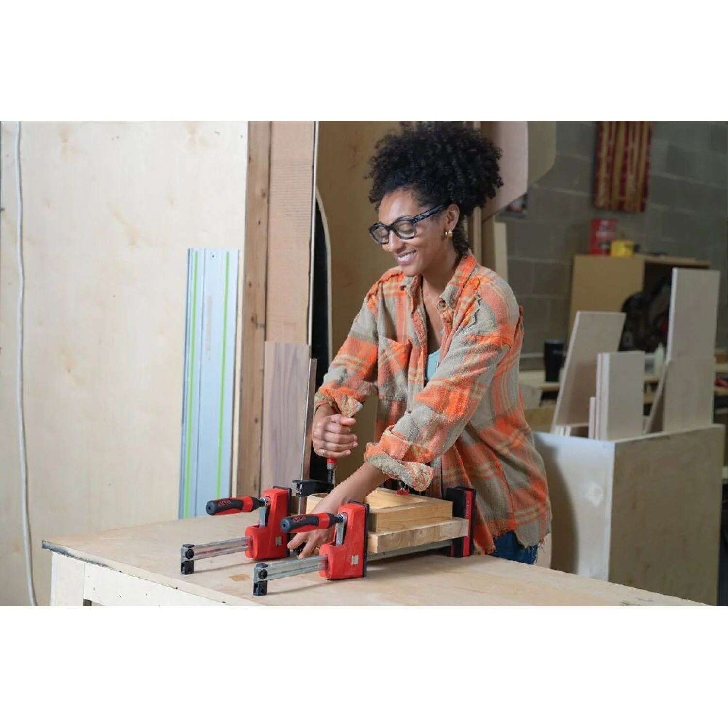 Bessey GSCC2.518 Clamp, clutch style, swivel pads, 2.5 In. x 18 In., 600 lb - Image 8