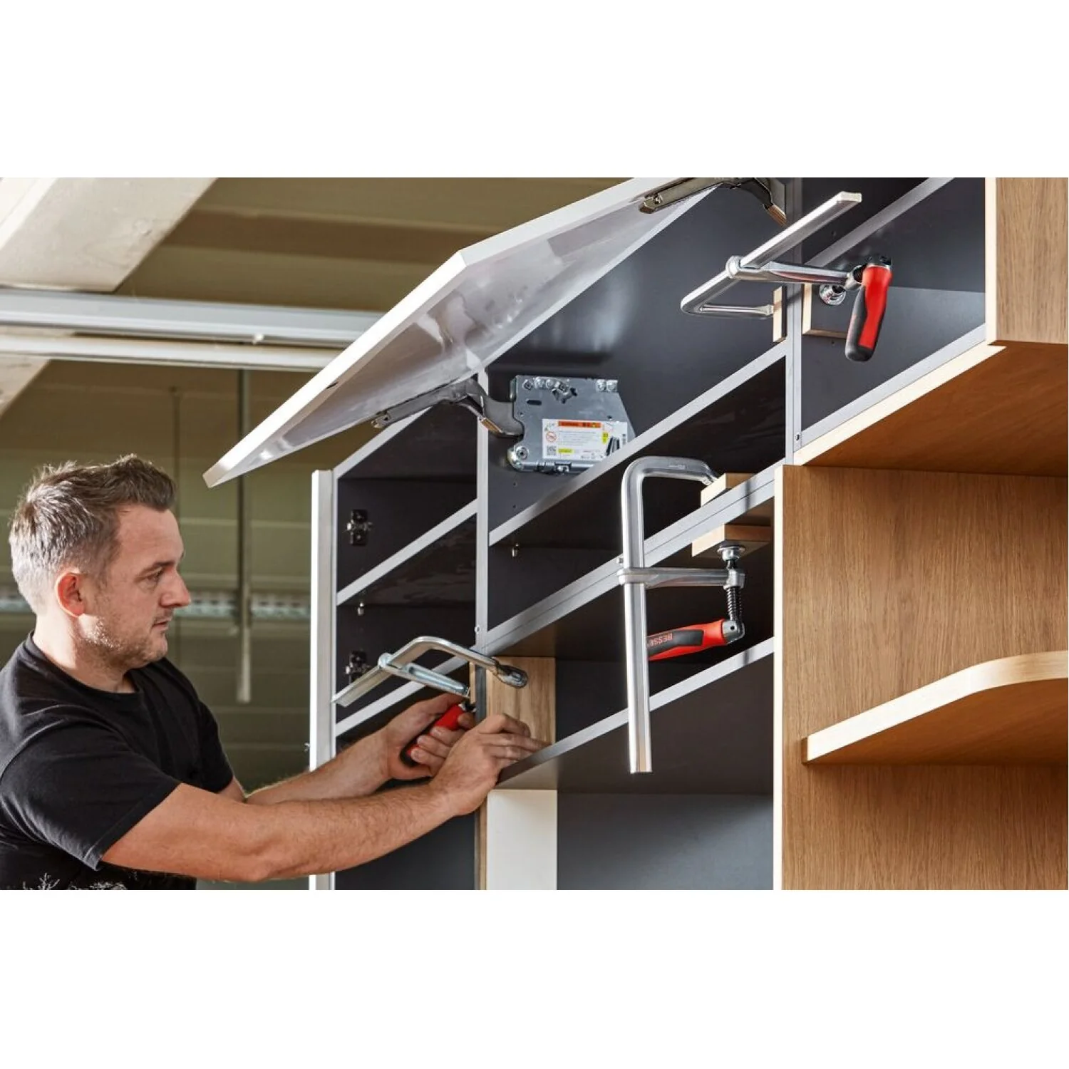 Bessey GZ25PH Pivot handle clamp , 10 In. x 4.75 In. opening - Image 6