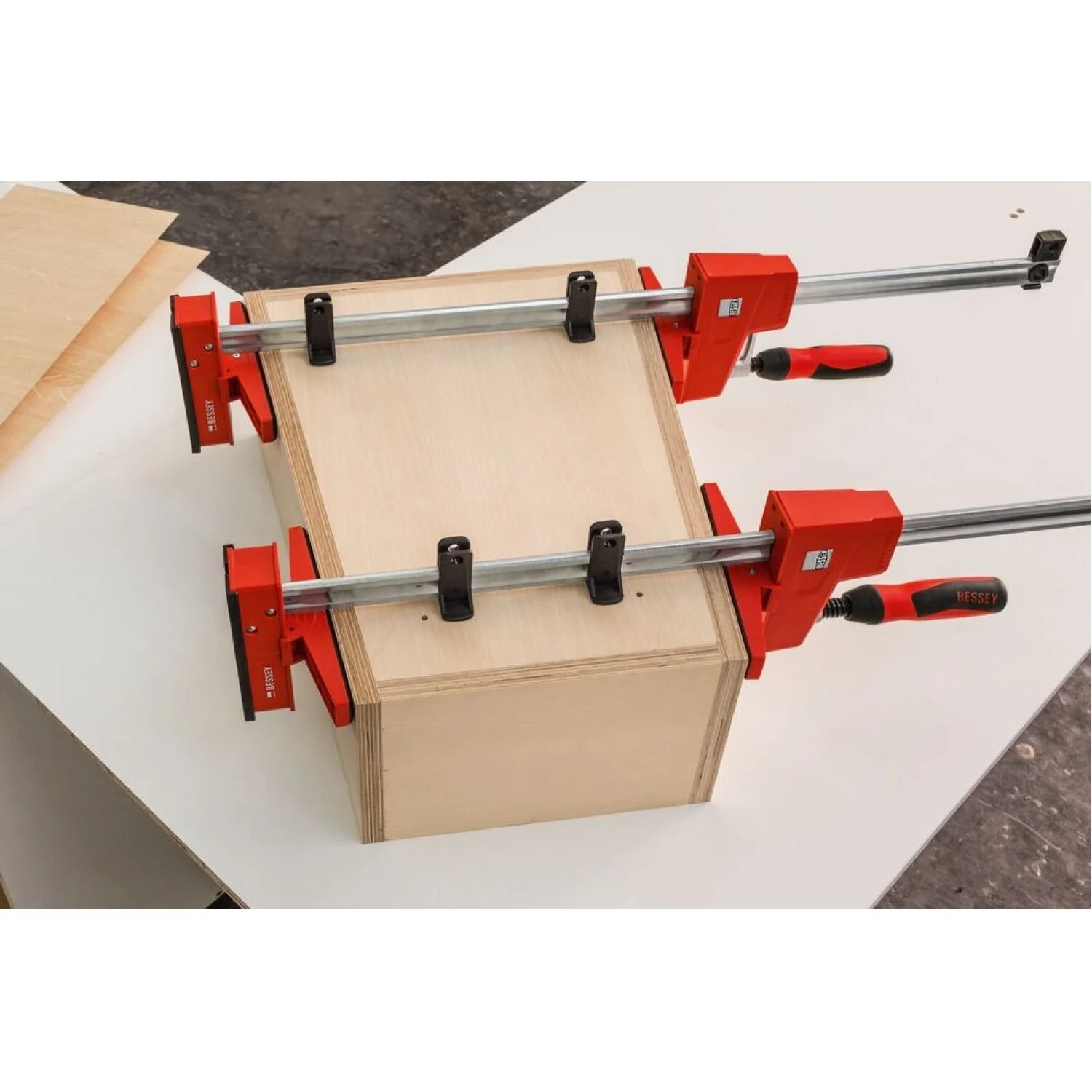 Bessey KRE3598 Parallel Clamp, K Body REVOlution, 98 Inch, 1700 lbs - Image 20