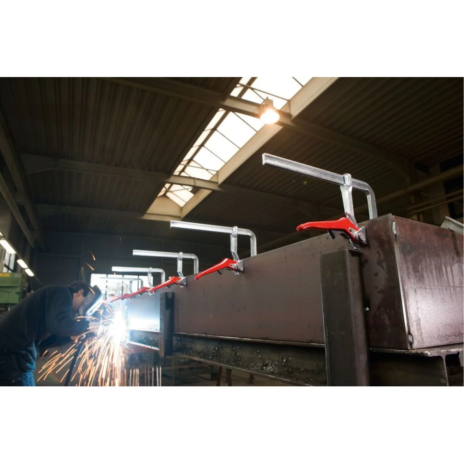 Bessey LC31 Clamp, welding, lever-style, 31 In. x 4.75 In. , 1200 lb - Image 4
