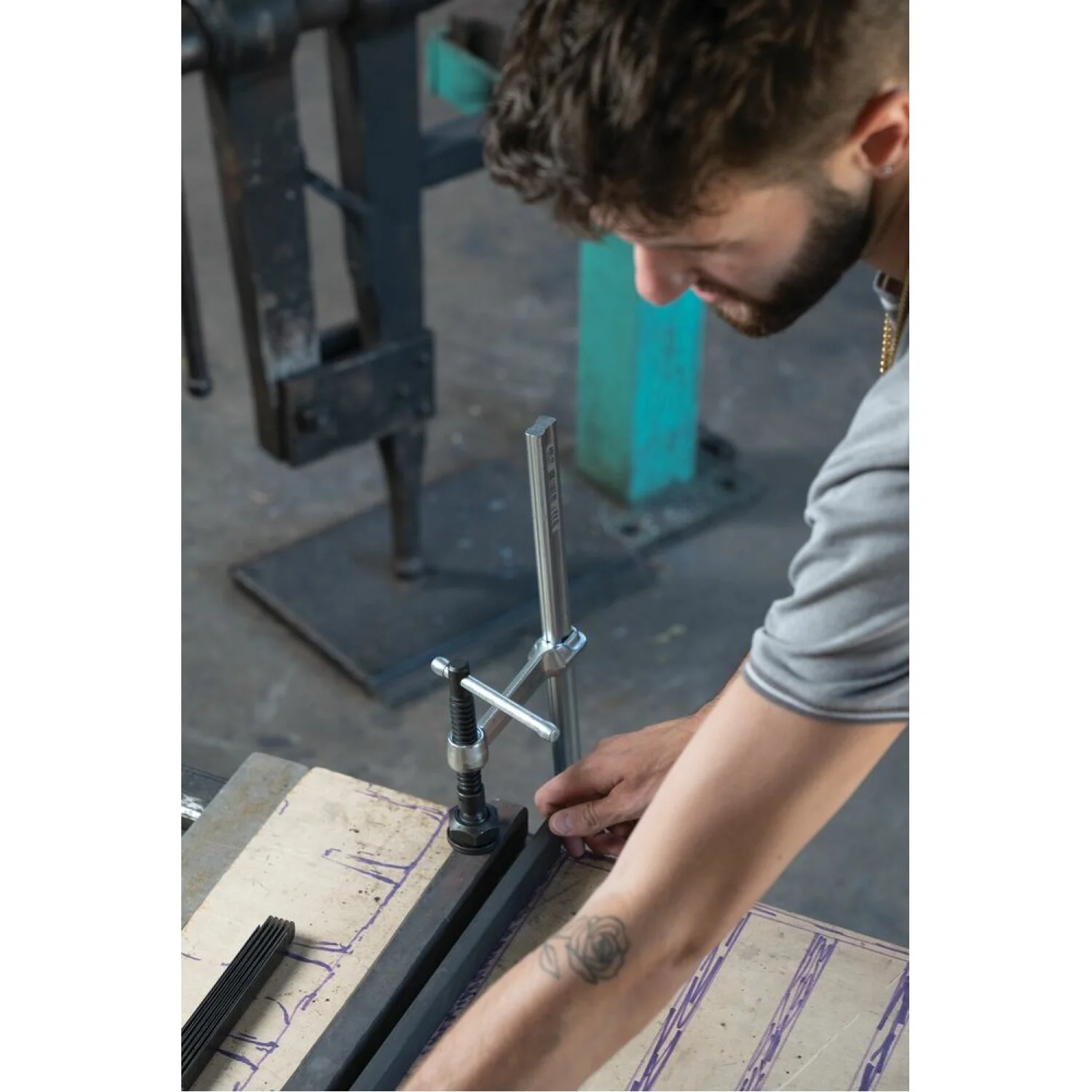 Bessey SGL-12 Clamp, welding, F-style, heavy duty pad, 12 In. x 4.75 In., 1800 lb - Image 3