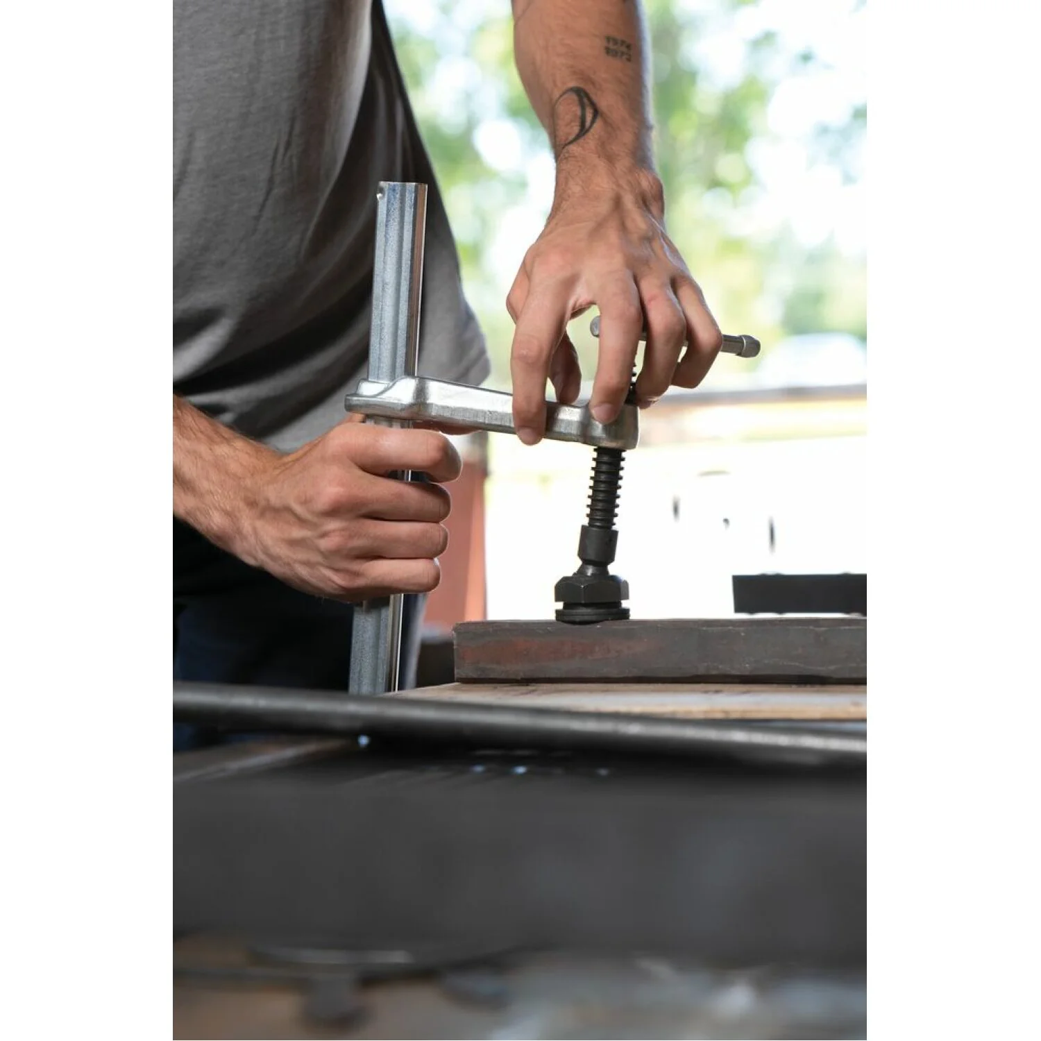 Bessey SGL-8 Clamp, welding, F-style, heavy duty pad, 8 In. x 4.75 In., 1800 lb - Image 6