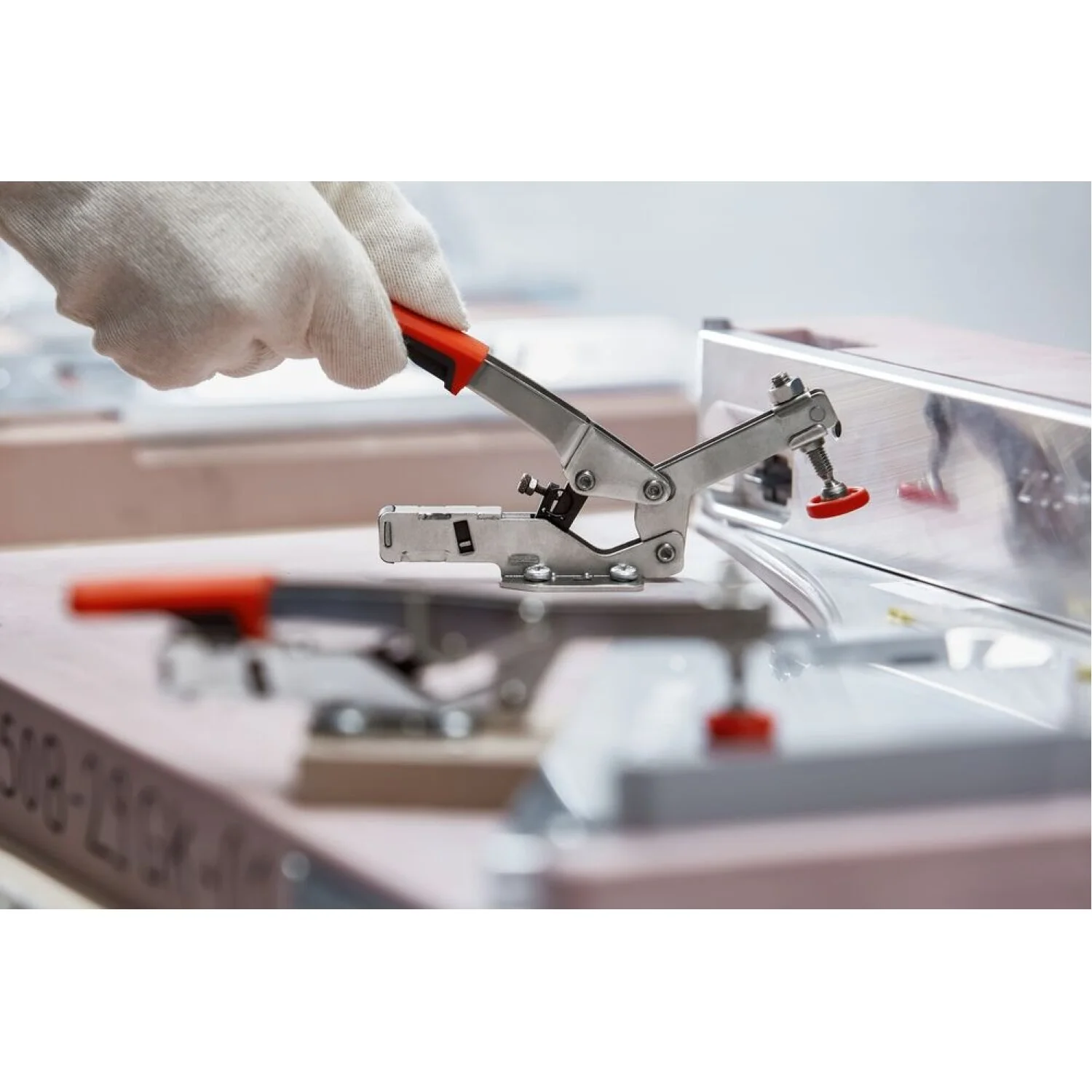 Bessey  STC-HH20 Auto adjust toggle clamp, horizontal low profile, flanged base - Image 9