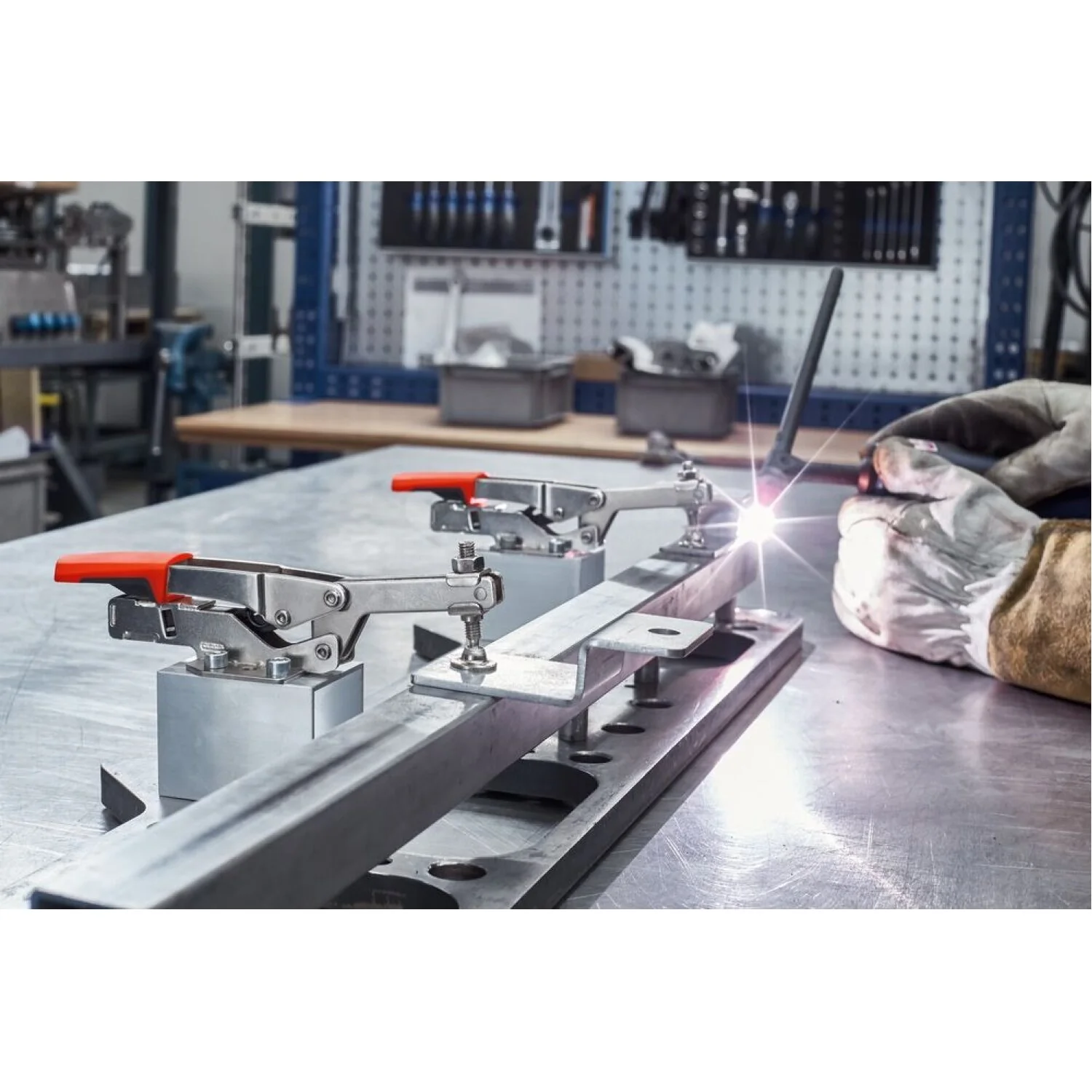 Bessey  STC-HH50 Auto adjust toggle clamp, horizontal low profile, flanged base - Image 14