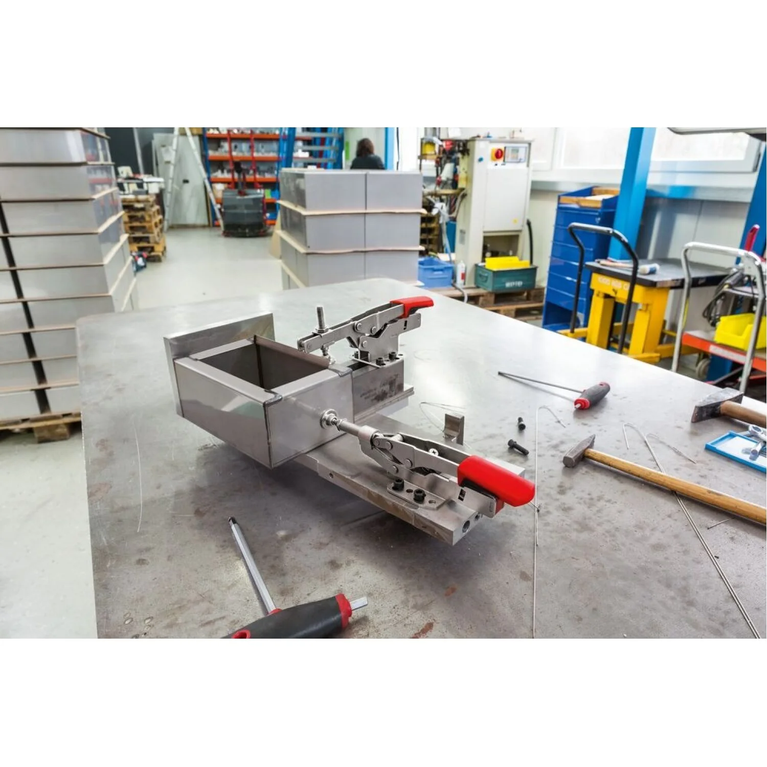 Bessey STC-IHH15 Auto adjust toggle clamp, horizontal push pull, flanged base - Image 15