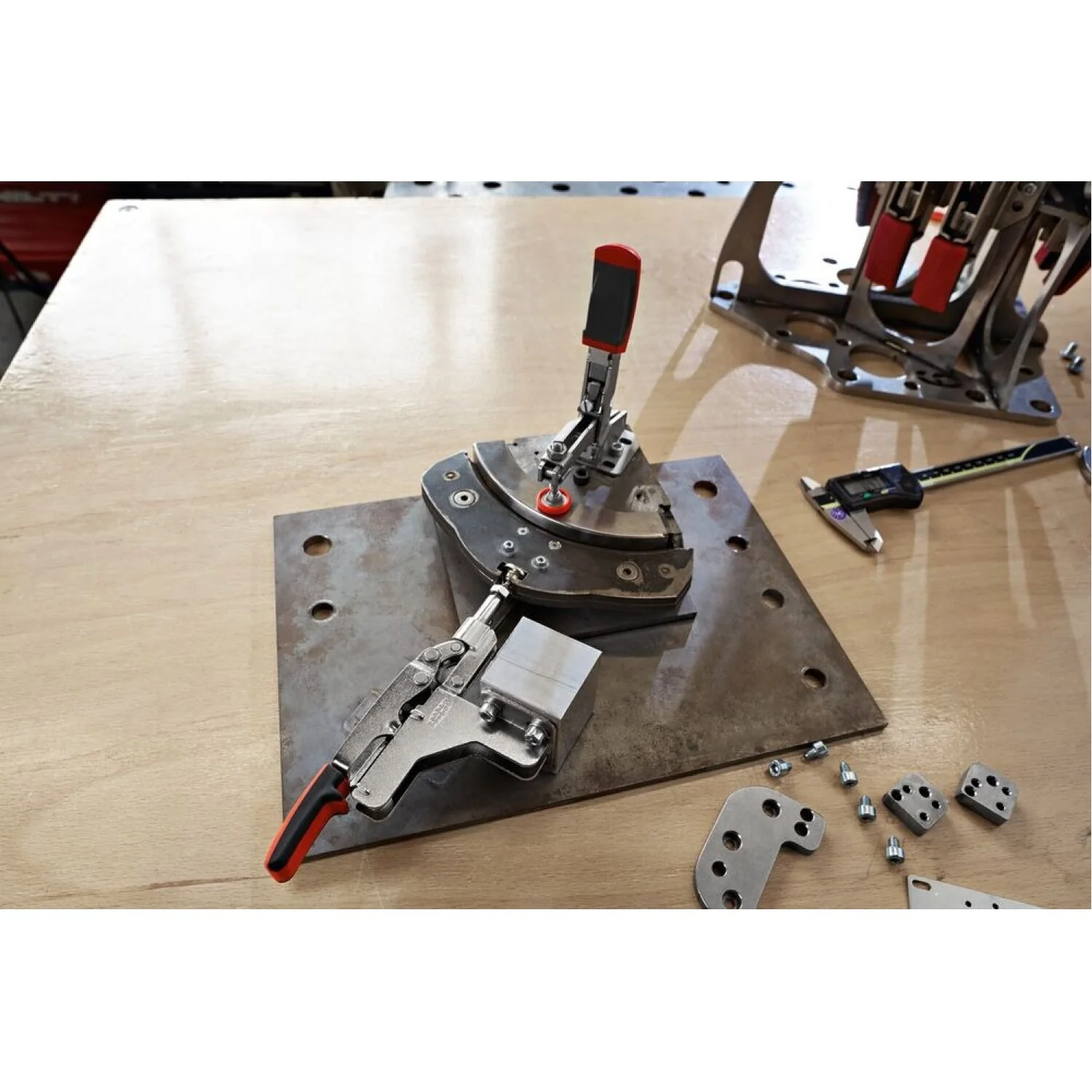 Bessey STC-VH50 Auto adjust toggle clamp, vertical, flanged base - Image 9