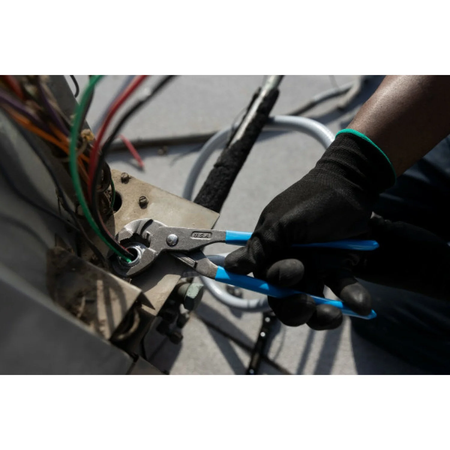 Channellock GL10 9.5-inch GRIPLOCK Tongue & Groove Pliers - Image 4