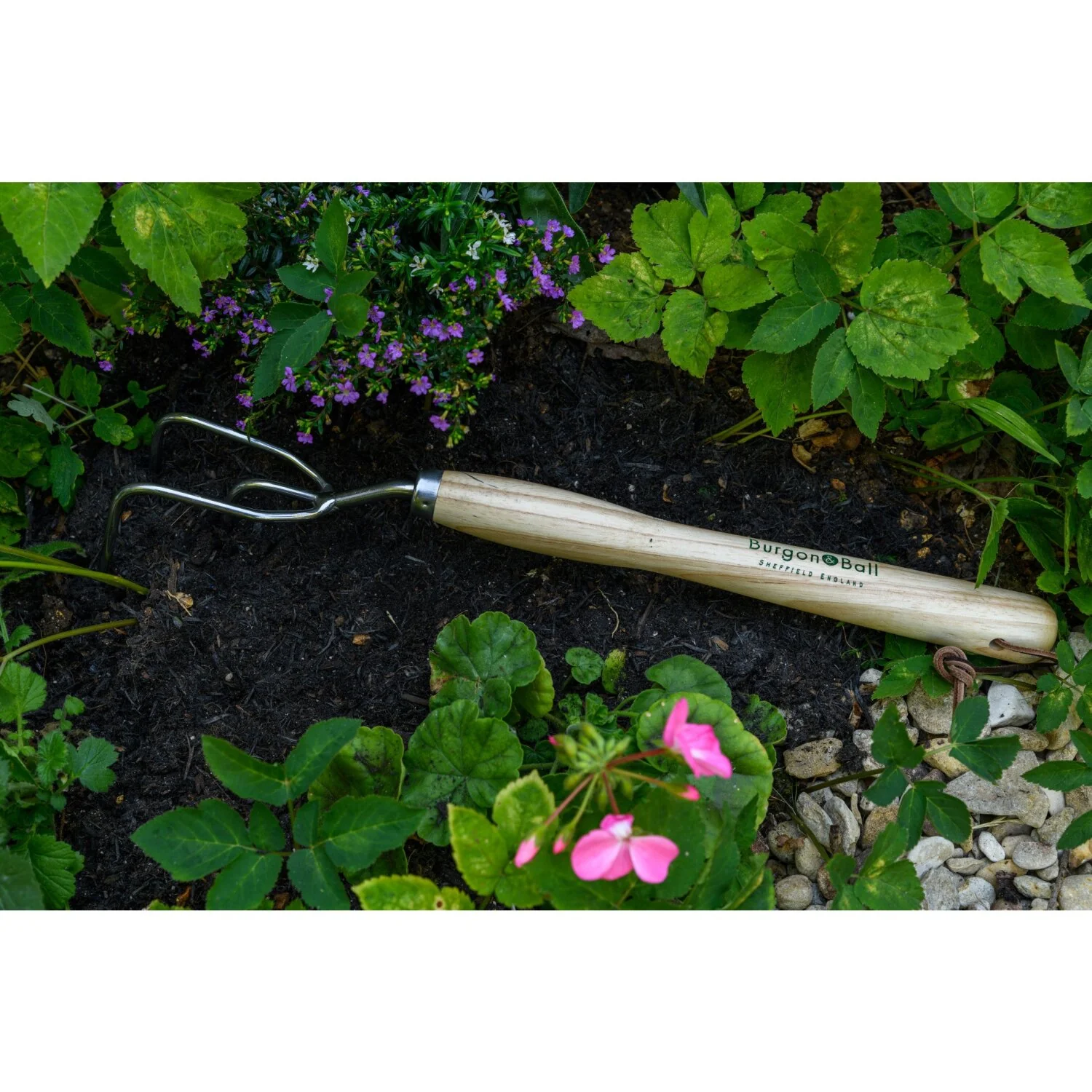 Corona GTH/SCCMHRHS Mid-Handled Stainless Steel Claw Cultivator, Wood Grip, RHS Endorsed - Image 6