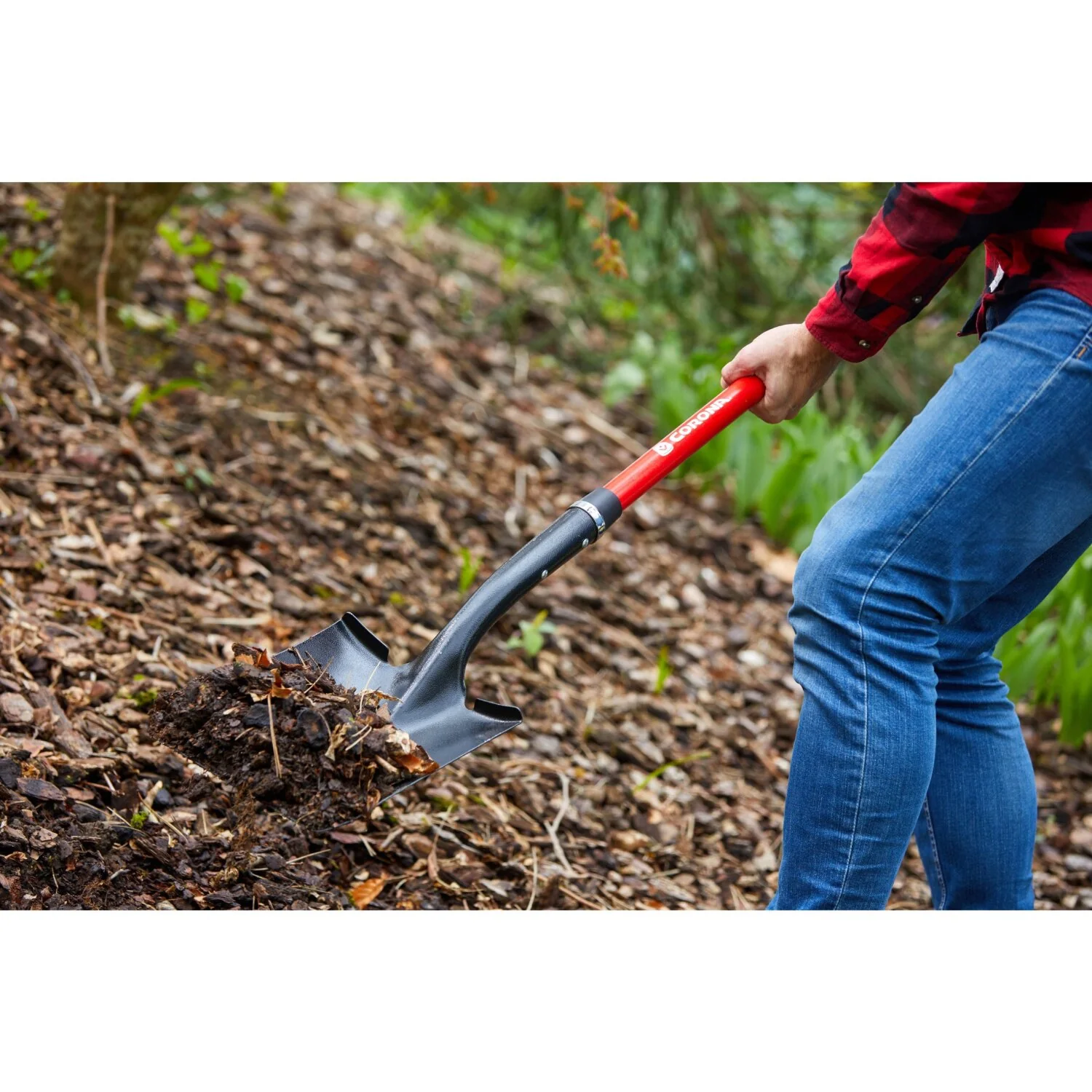 Corona SS 27020 Square Point Shovel, 15-Gauge, 12. in Head, 48 in. Fiberglass Handle - Image 3