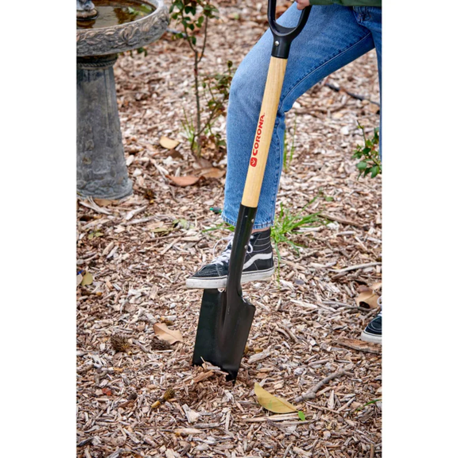 Corona SS 28010 Drain Spade Shovel, 15-Gauge, 30 in. Wood D-Grip Handle - Image 4