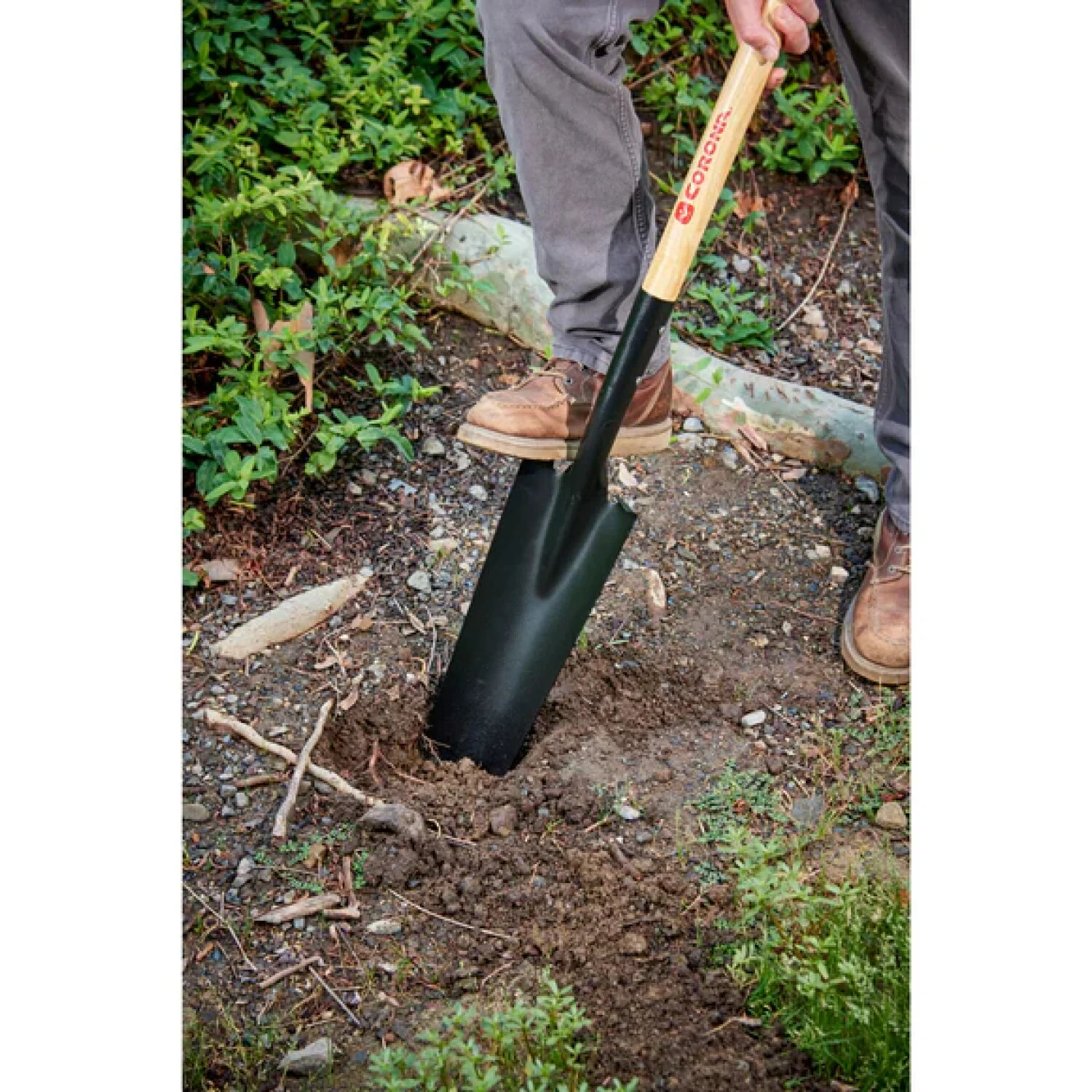 Corona SS 28010 Drain Spade Shovel, 15-Gauge, 30 in. Wood D-Grip Handle - Image 8