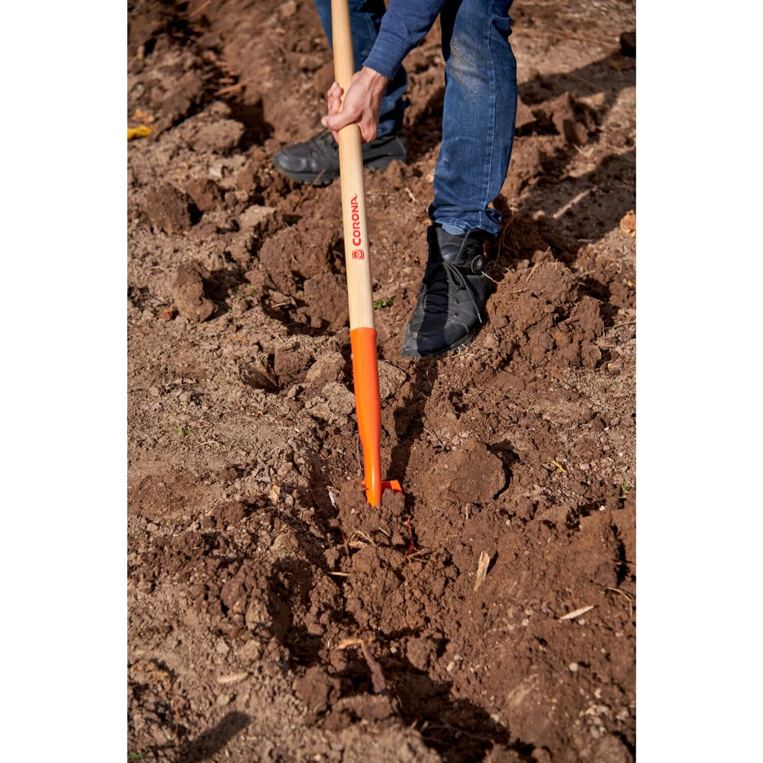 Corona SS 64104 Trench Shovel, 35 degree, 4 in. Head, Ash Hardwood Handle - Image 3