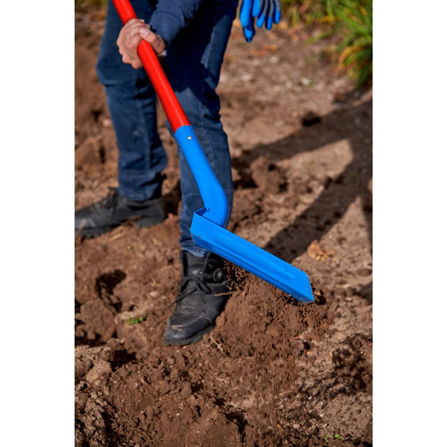 Corona SS 64223 Trench Shovel, 35 Degree, 3 in. Head, Solid-Core Fiberglass Handle - Image 3