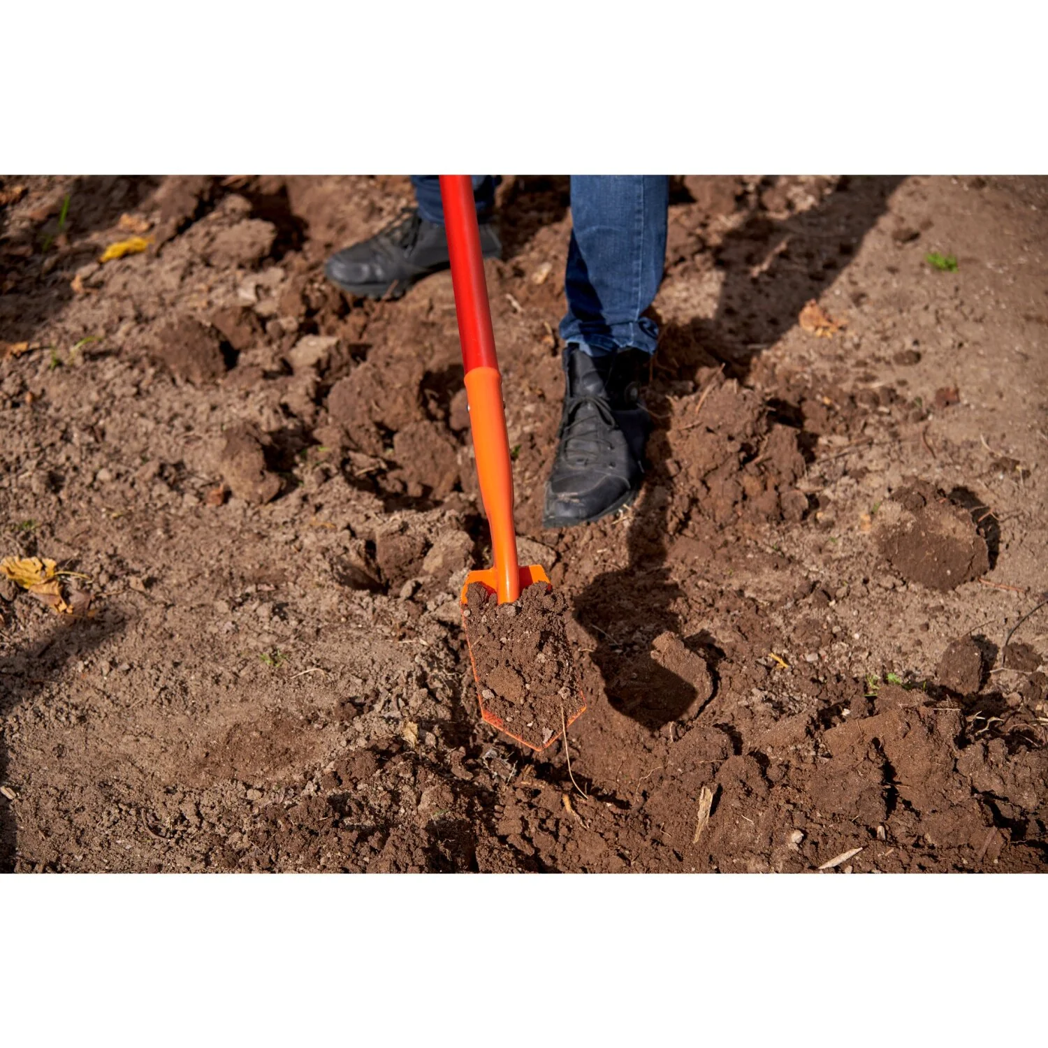Corona SS 64224 Trench Shovel, 35 Degree, 4 in. Head, Solid-Core Fiberglass Handle - Image 3