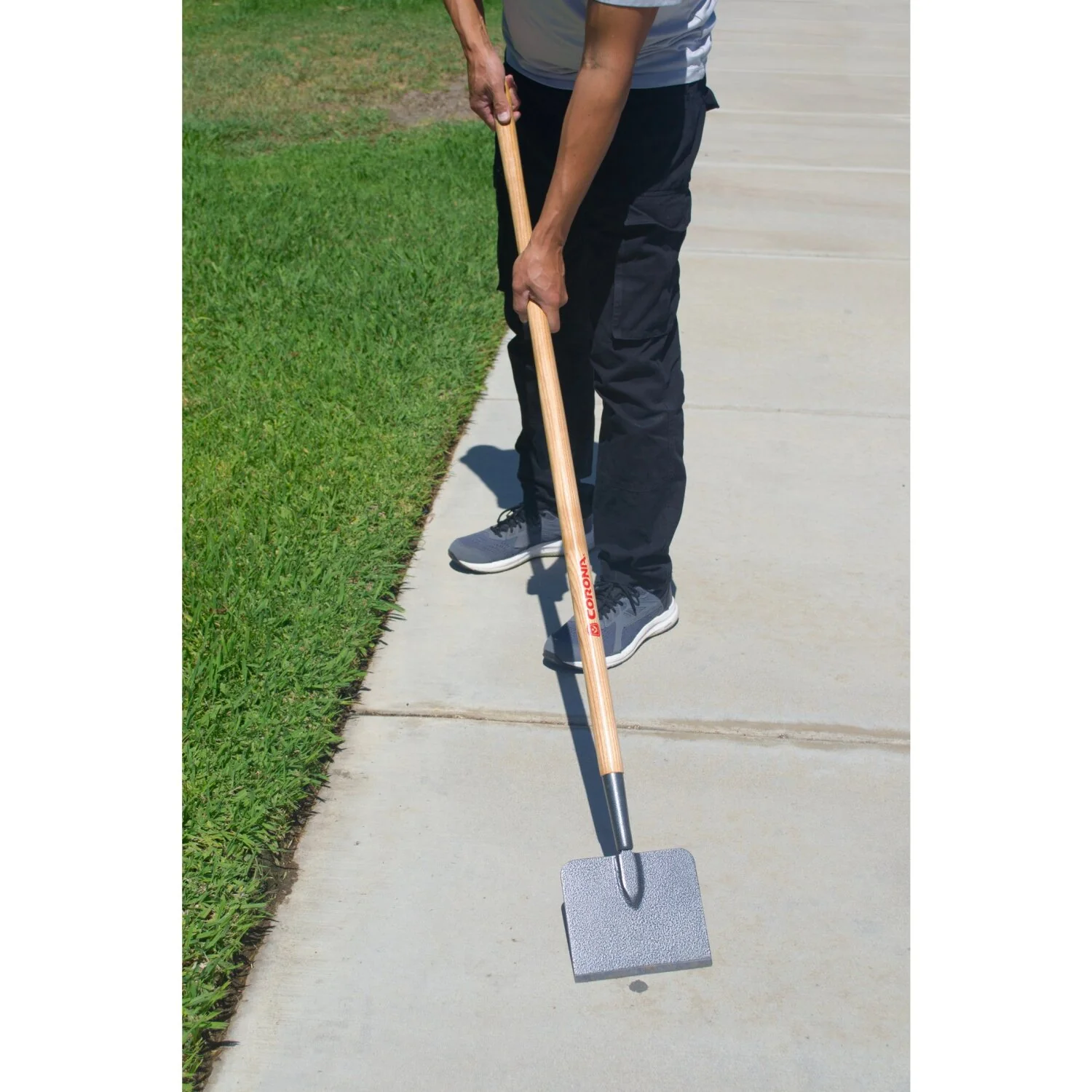 Corona UT 70000 Sidewalk Scraper, 7 in. Blade, 48 in. Ash Wood Handle - Image 3