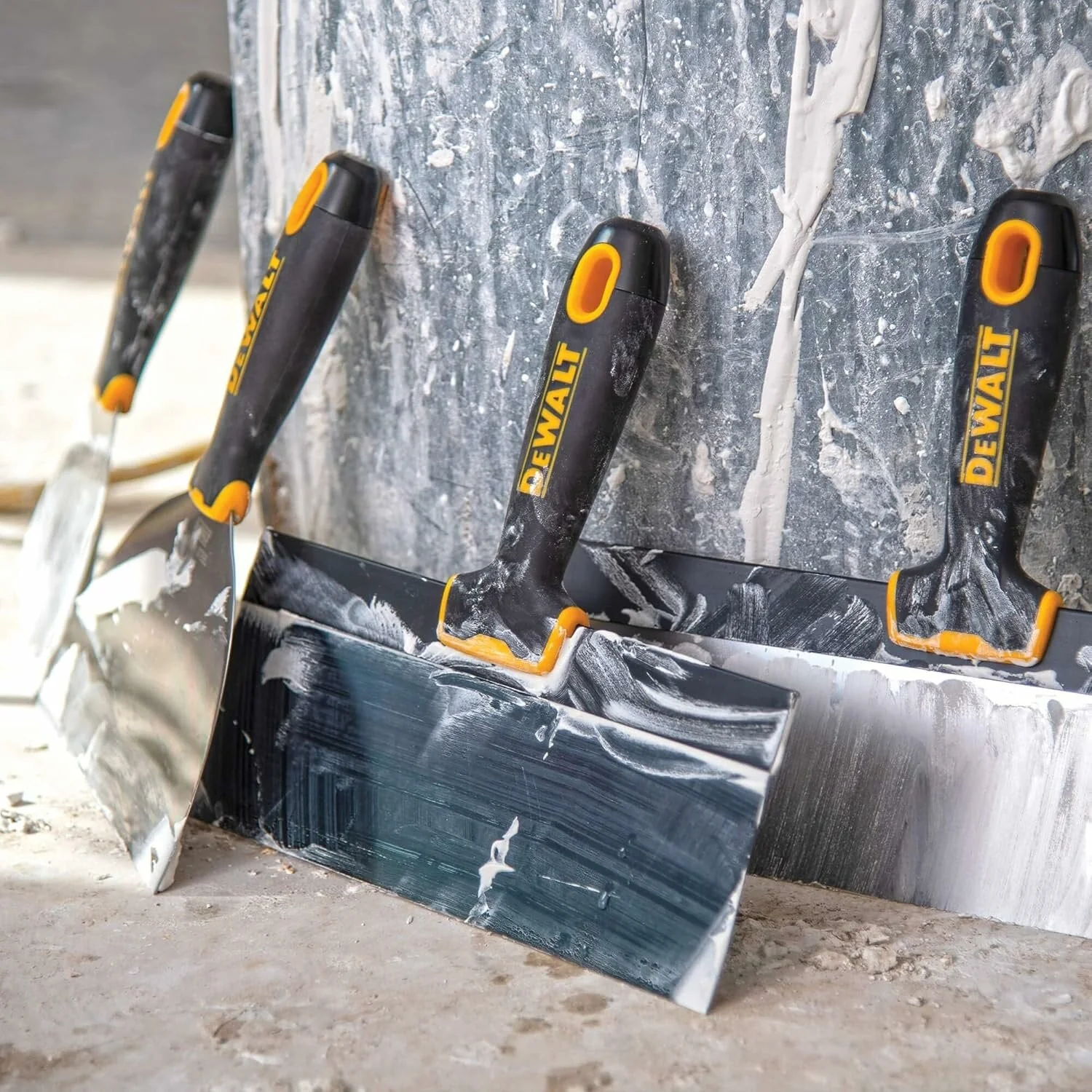 Dewalt DXTT-3-149 Deluxe Carbon Steel Joint Knife Set with Soft Grip Handles- 6 Pieces - Image 3