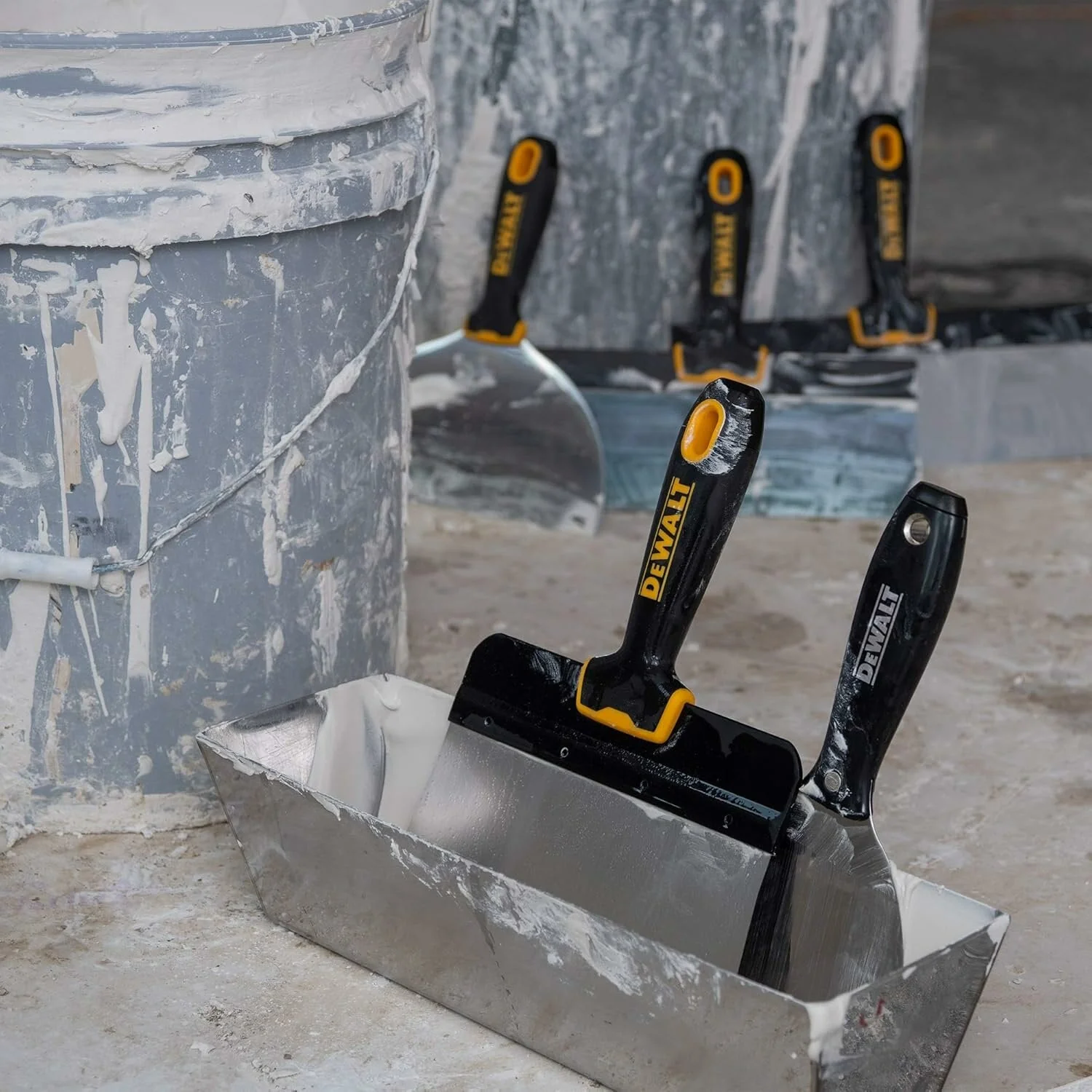 Dewalt DXTT-3-171 DW 4PC Stainless Steel Taping Knife Set w/14"Pan - Image 3