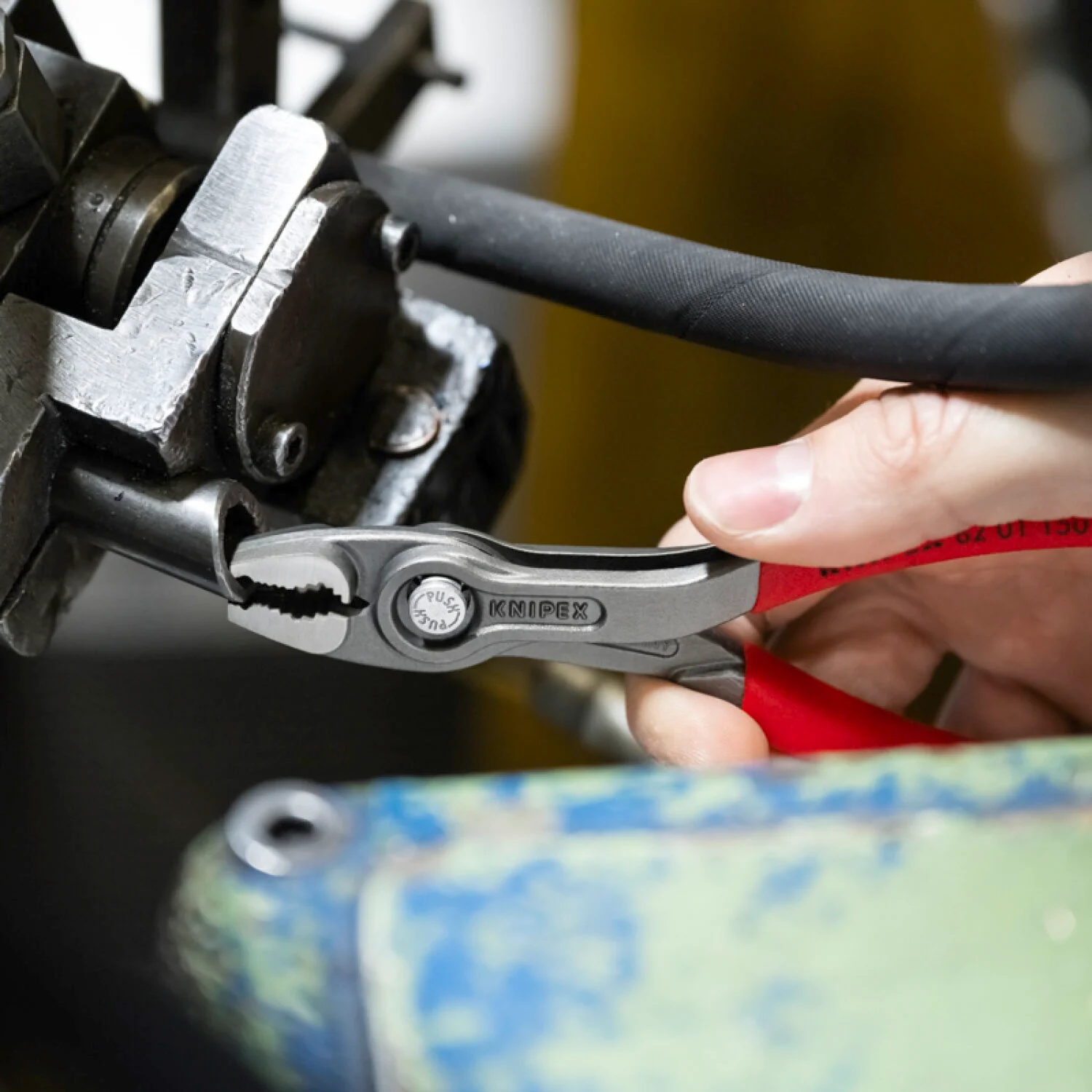 Knipex 82 01 150 SBA TwinGrip Pliers - Image 2