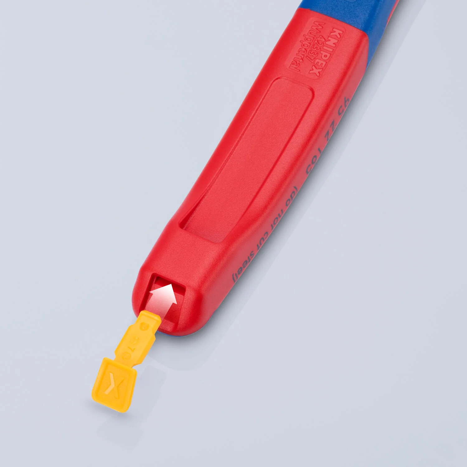 Knipex 95 12 200 KnipeXtend Cable Shears - Twin Cutting Edges, 8" - Image 4