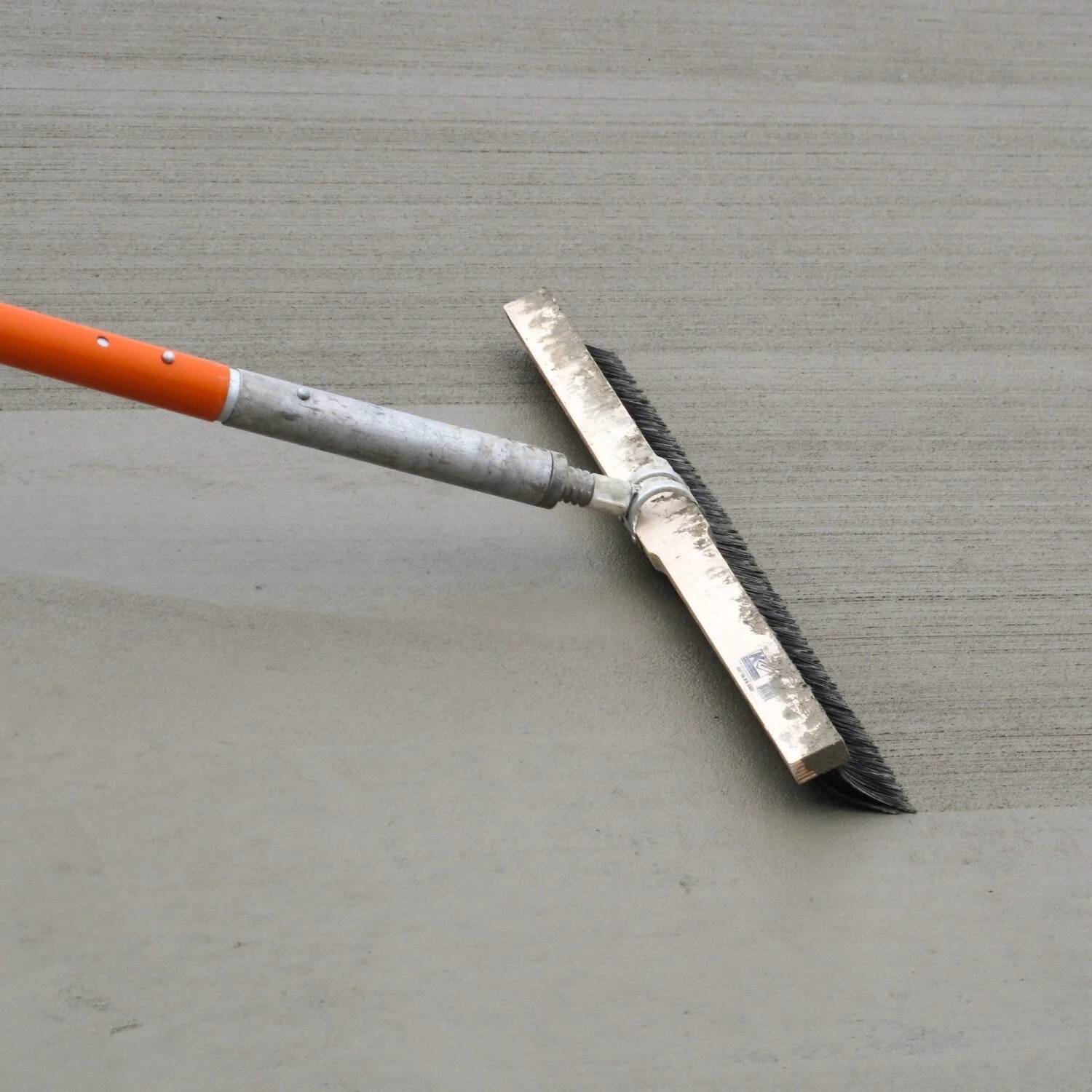 Kraft Tool CC255 30" Performer Wood Concrete Finish Broom - Image 4
