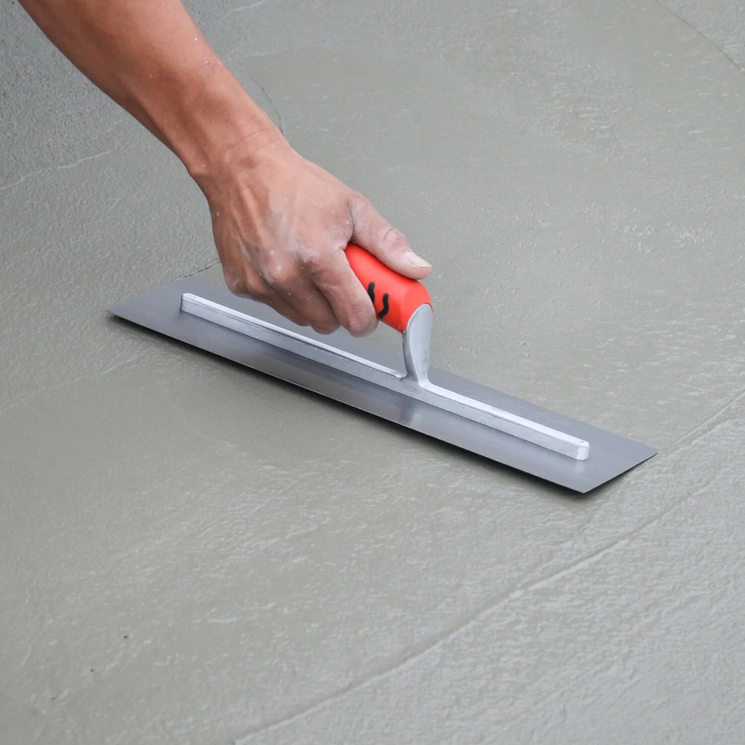 kraft Tool CF233PF 24" x 4" Carbon Steel Cement Trowel with ProForm Handle - Image 2