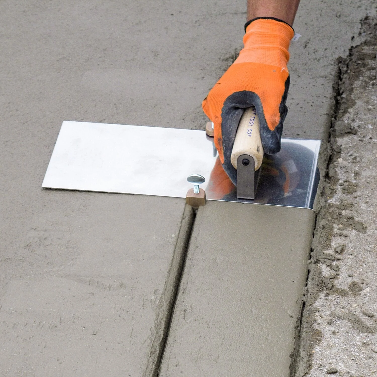 Kraft Tool CF615 5" x 12" 3/4"R, 1/2"D Stainless Steel Edger with Adjustable Groover - Image 3