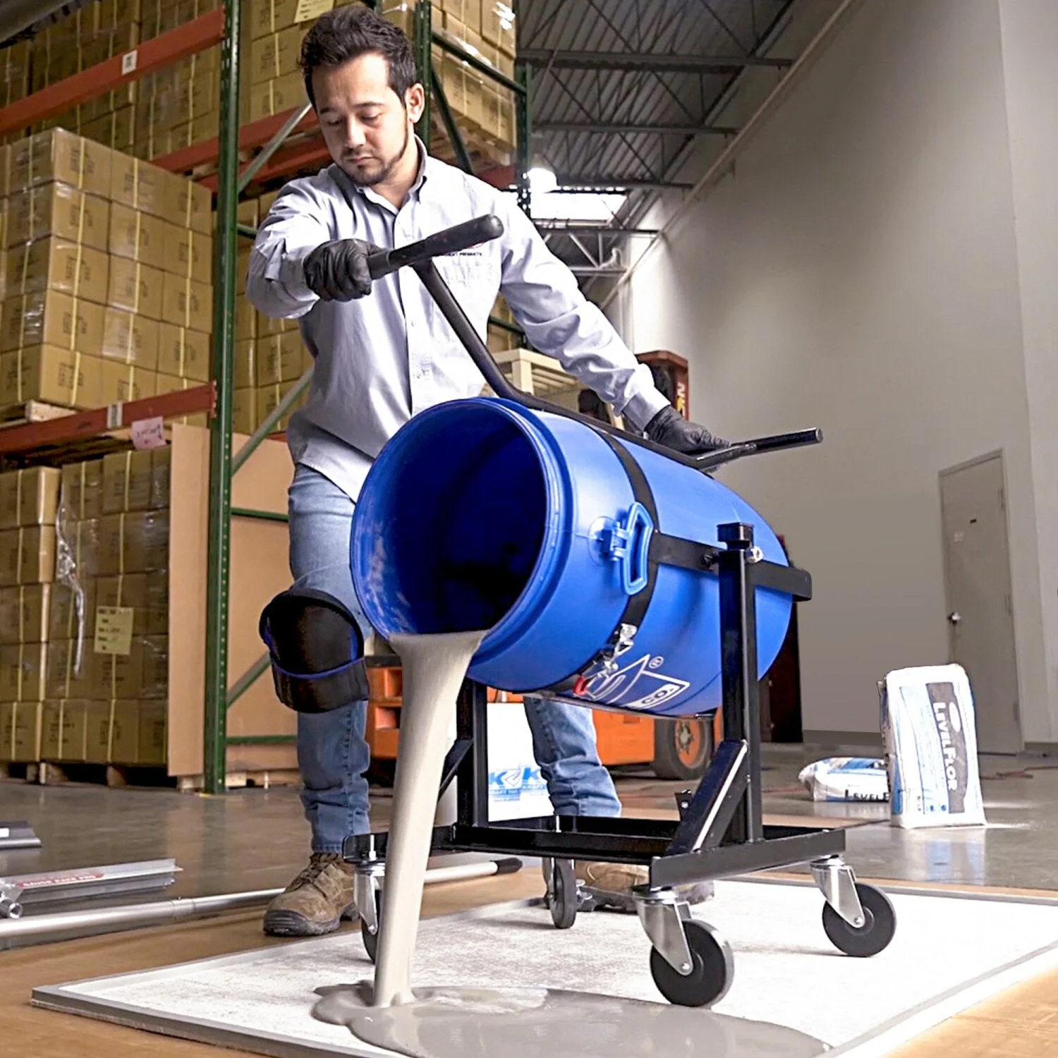 Kraft Tool GG599 The Big Tipper Barrel Transport and Pouring Cart - Image 4