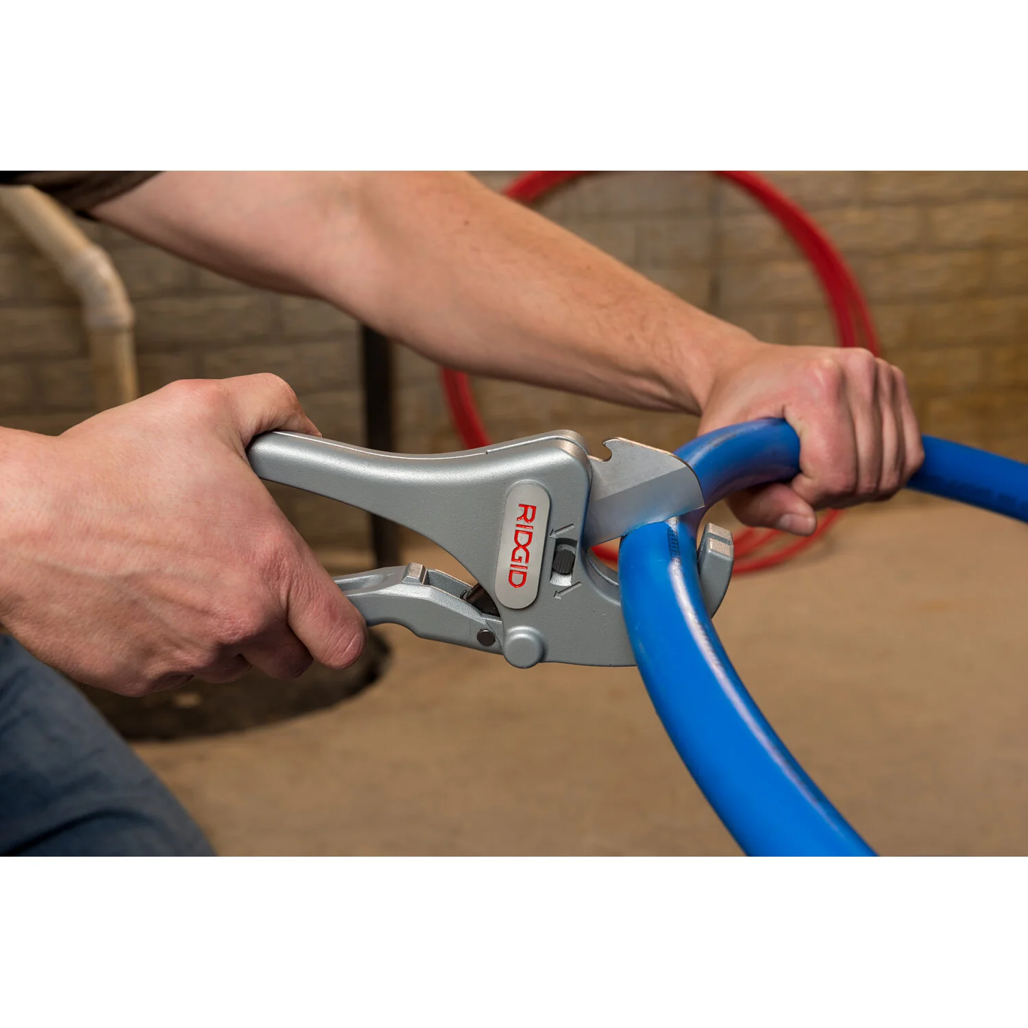 Ridgid 23498 RC-1625 Ratchet Action Plastic Pipe & Tubing Cutter - Image 2