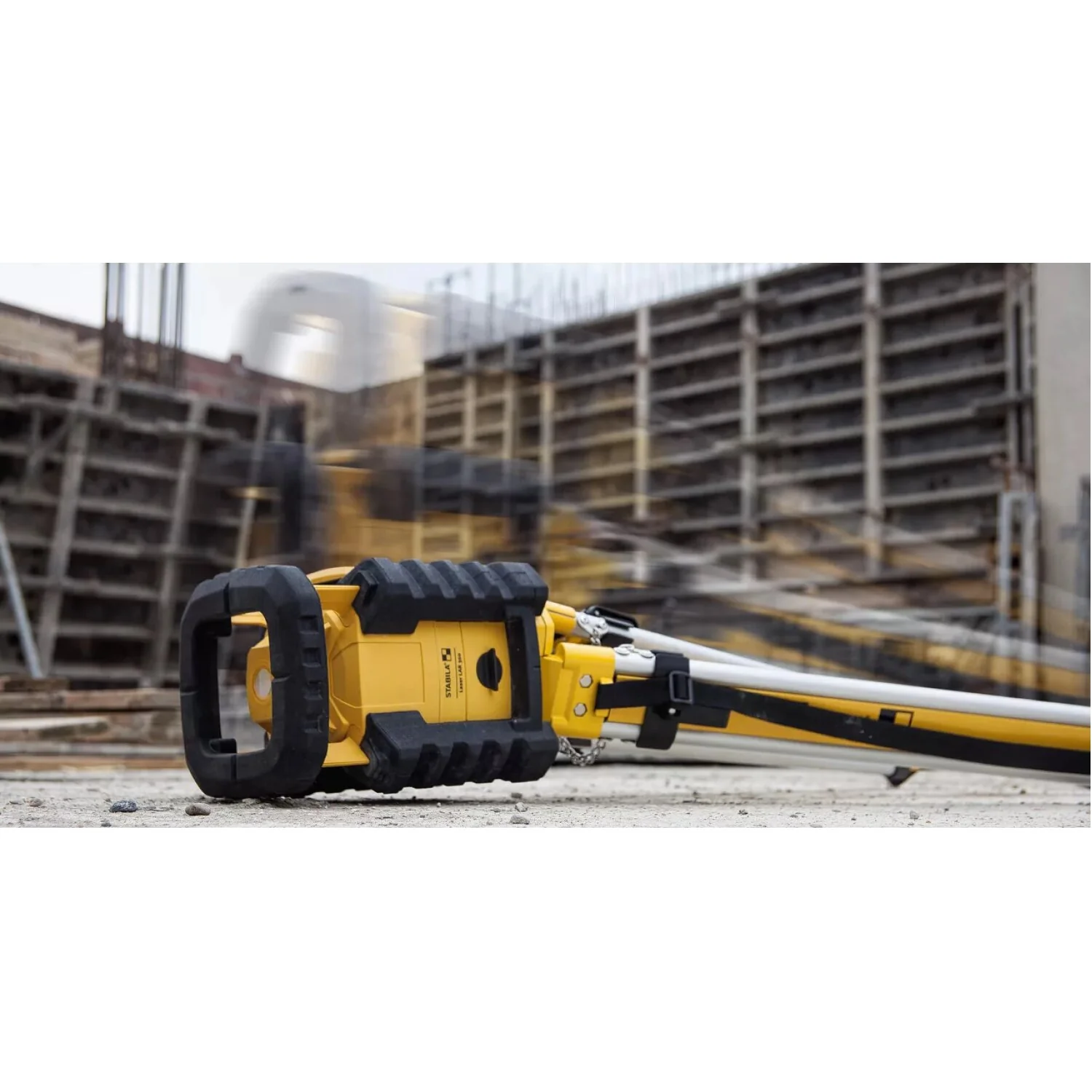 Stabila 05820 LAR 300 rotary laser set with tripod and grade rod - Image 8