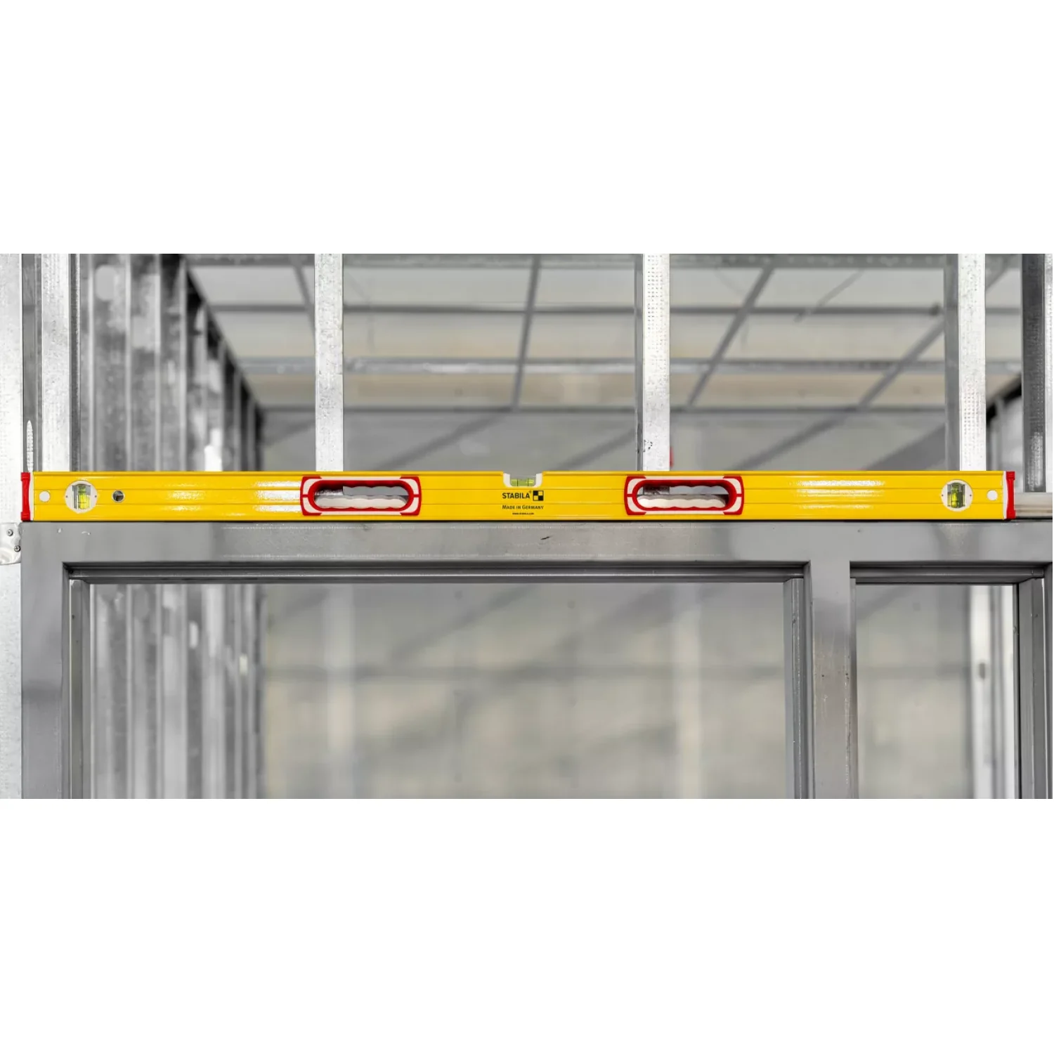 Stabila 38696 96" Type 96M Magnetic Levels - Image 2