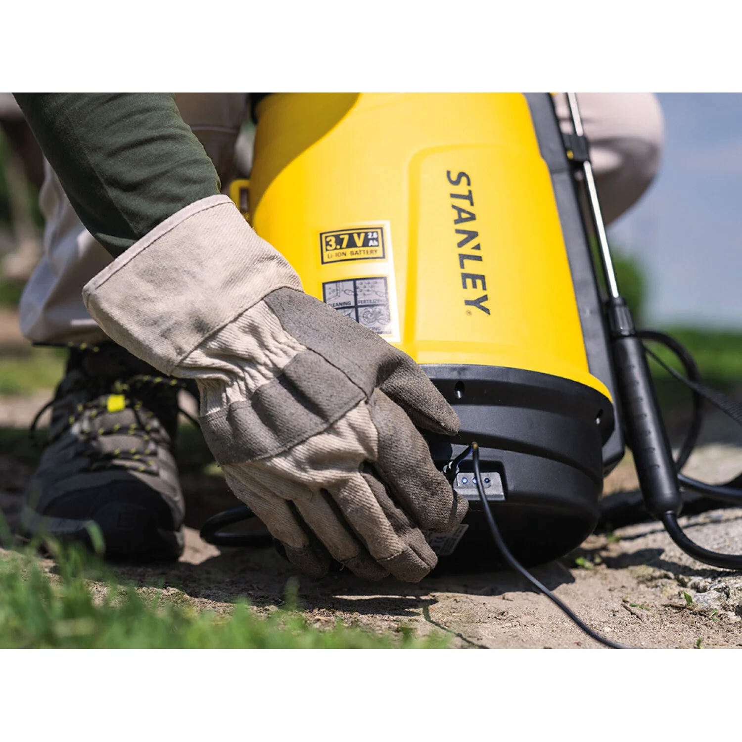 Velleman STN-SP05 Rechargeable Battery-Powered Pressure Sprayer - 5L - Image 4
