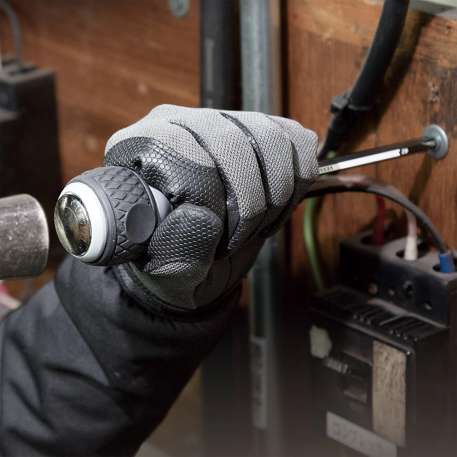 Vessel 230W3 Ball Grip 1/4" Hex. Bit Interchangeable Tang-Thru Screwdriver Set No.230W-3 - Image 2